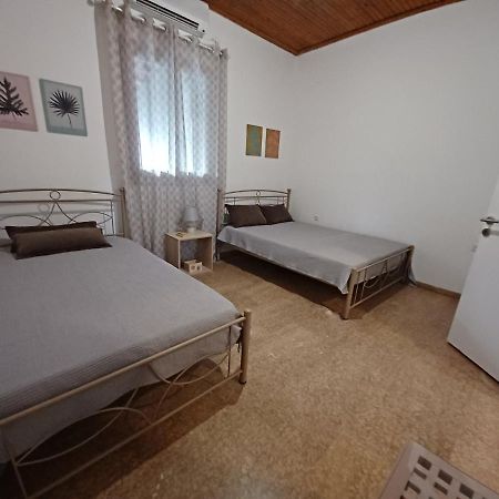 Beach House For Up To 9 People Near Olympia Katakolo Buitenkant foto