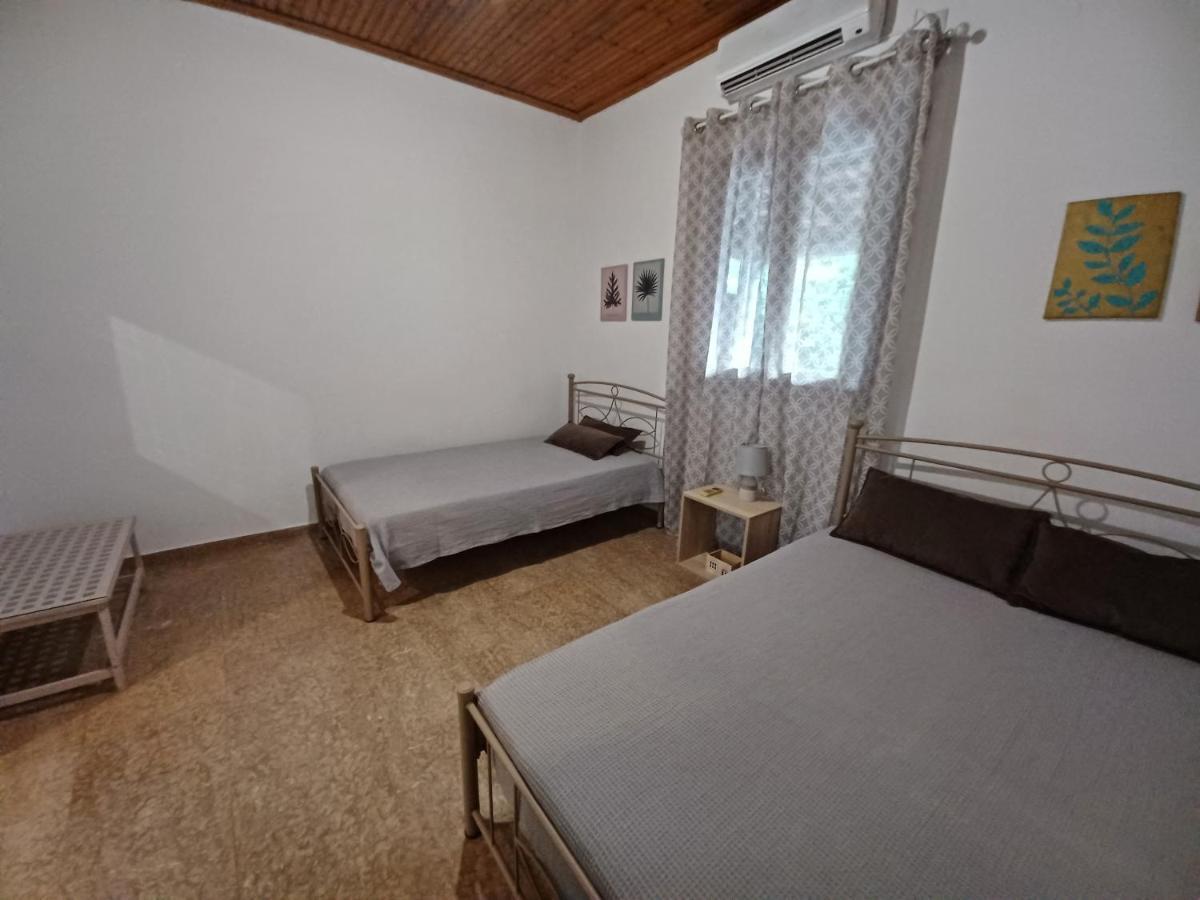 Beach House For Up To 9 People Near Olympia Katakolo Buitenkant foto
