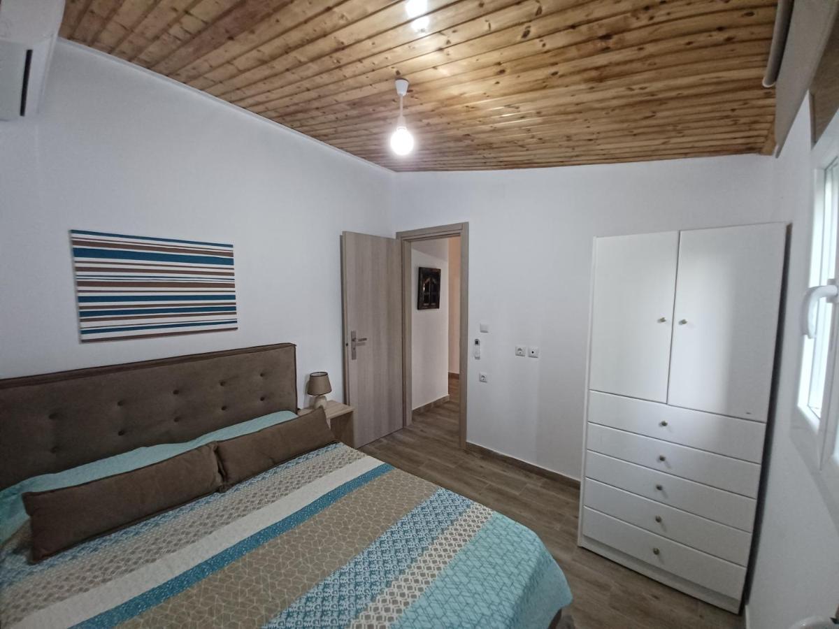 Beach House For Up To 9 People Near Olympia Katakolo Buitenkant foto